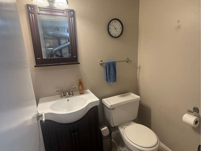 20462 Williamsburg Court , Middleburg Heights, OH 44130 Photo 9
