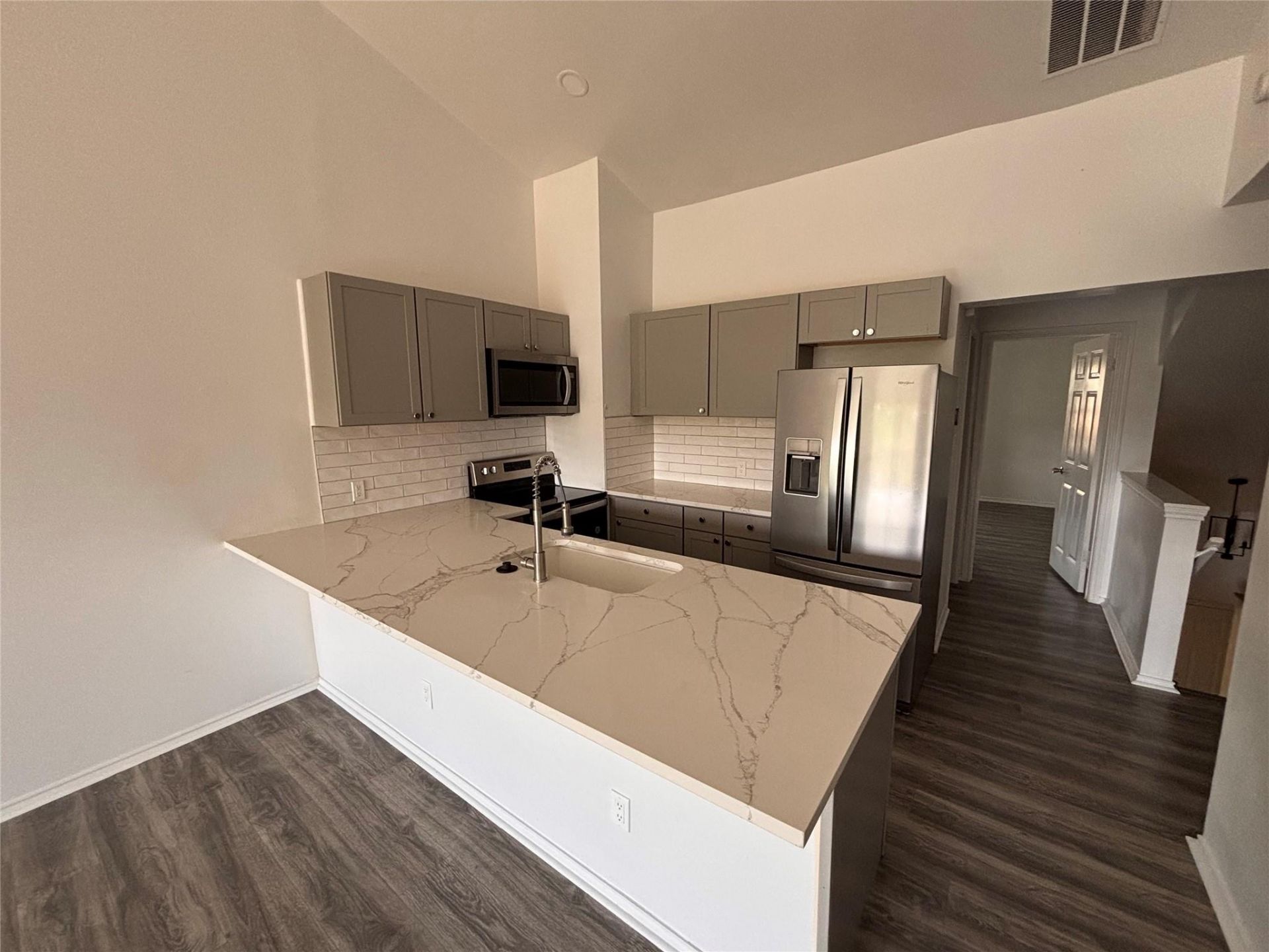 6913 Thorncliffe Dr, Unit B, Austin, TX 78731 Main Photo