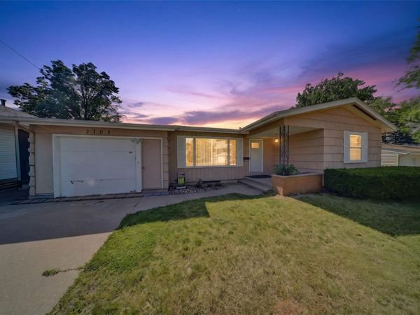 3105 Kenridge Drive NE, Cedar Rapids, IA 52402