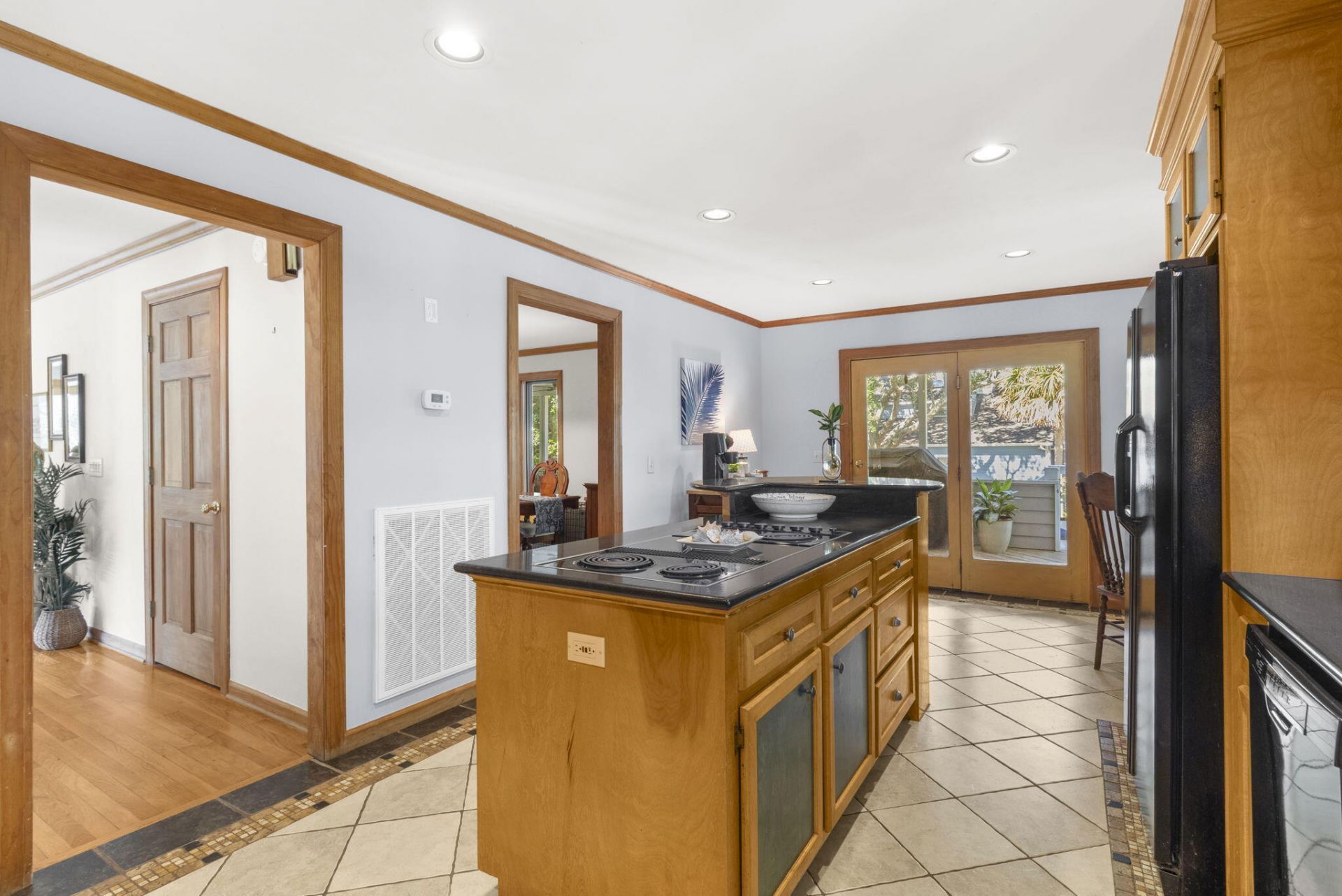 4 55th Avenue Photo 18