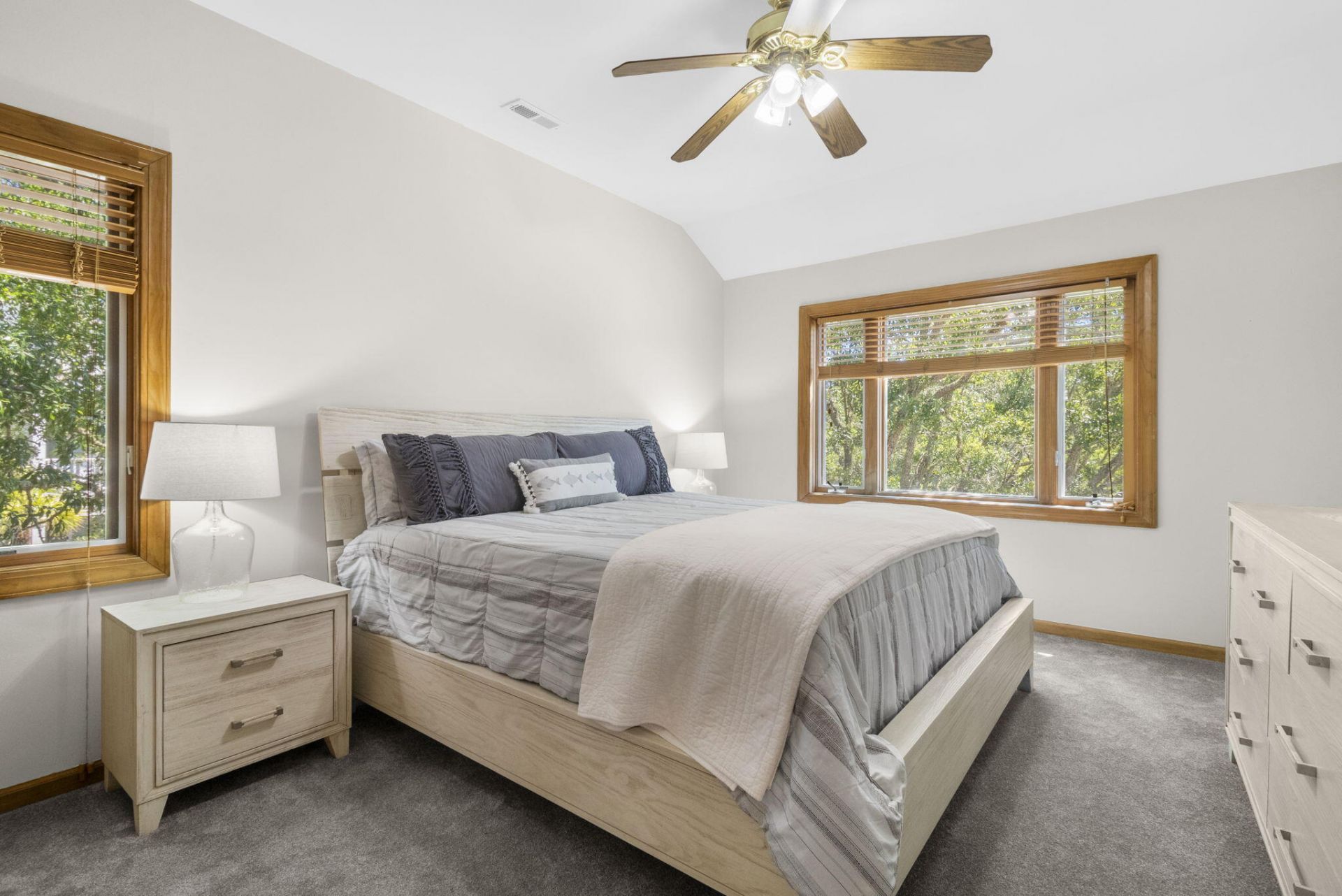 4 55th Avenue Photo 36