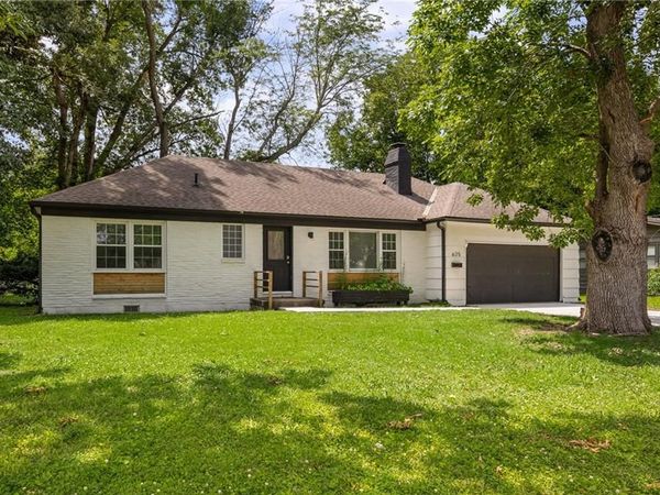 625 S Troost Street, Olathe, KS 66061