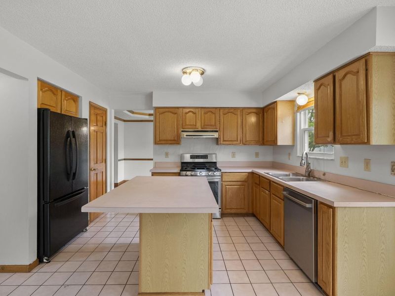 1271 River Trail Drive, Grove City, OH 43123 Photo 4