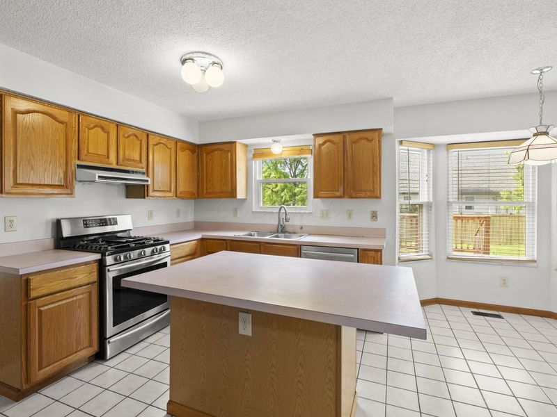 1271 River Trail Drive, Grove City, OH 43123 Photo 8