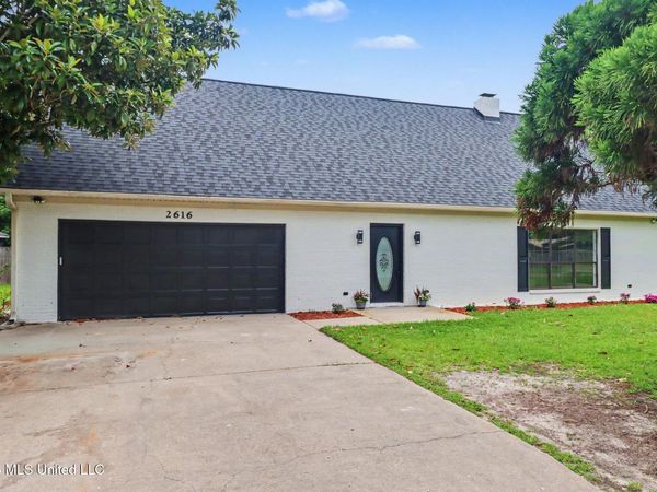 2616 Gina Street, Pascagoula, MS 39581