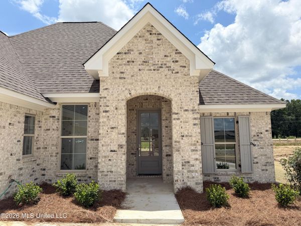 305 Mesa Cove , Madison, MS 39110