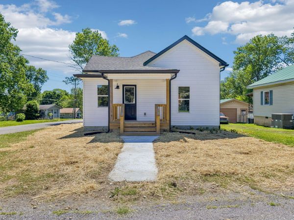 300 Athens Pike , Etowah, TN 37331