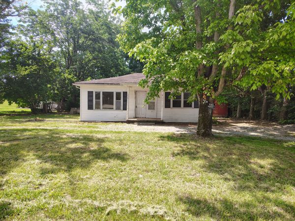 1736 Fairfield Rd , Westmoreland, TN 37186