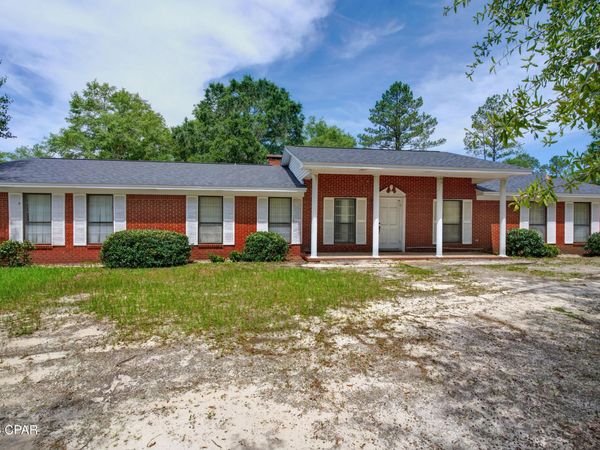 1962 Mud Hill Road , Chipley, FL 32428