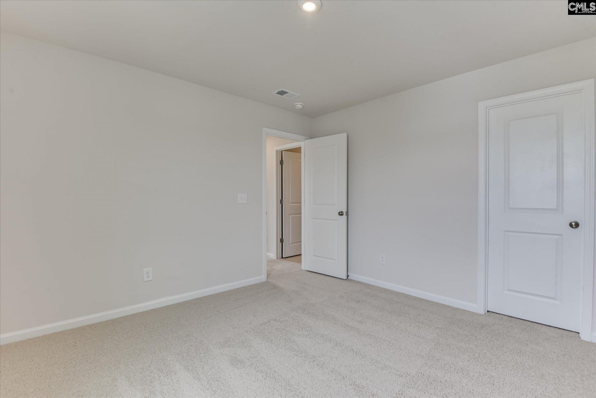 323 Welbeck Road Photo 32