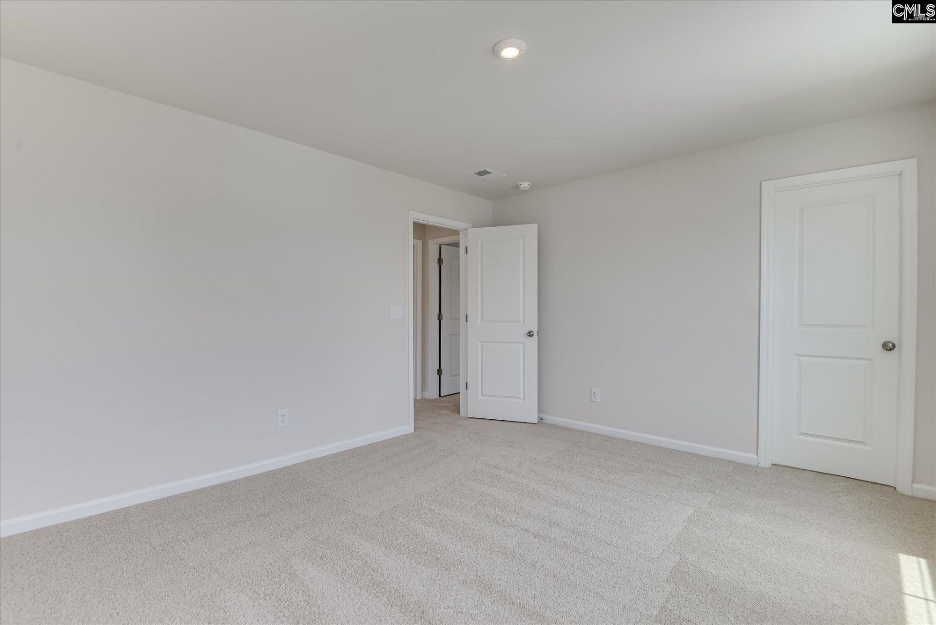 323 Welbeck Road Photo 35