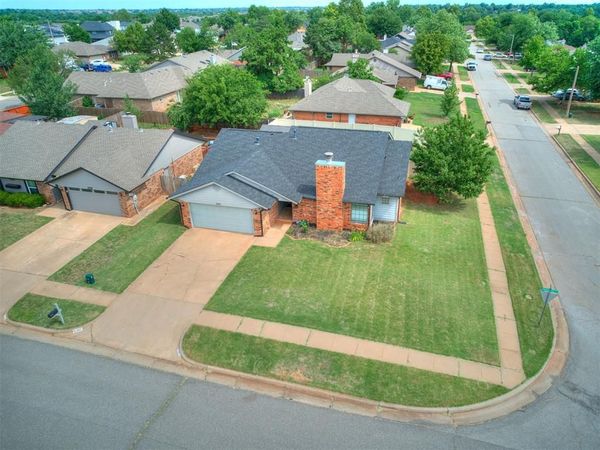 2901 Summer Set Trail, Edmond, OK 73012