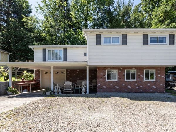 R 2220 2nd St , Connellsville, PA 15425