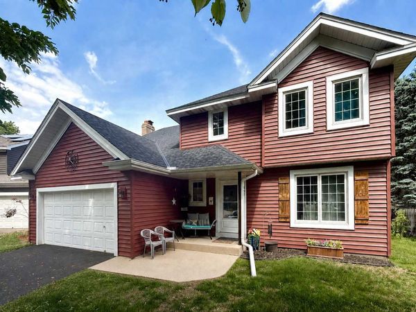 864 Winterberry Court, Woodbury, MN 55125