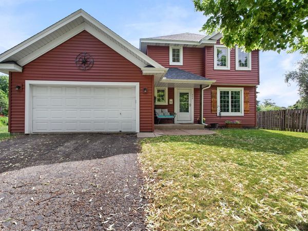 864 Winterberry Court, Woodbury, MN 55125