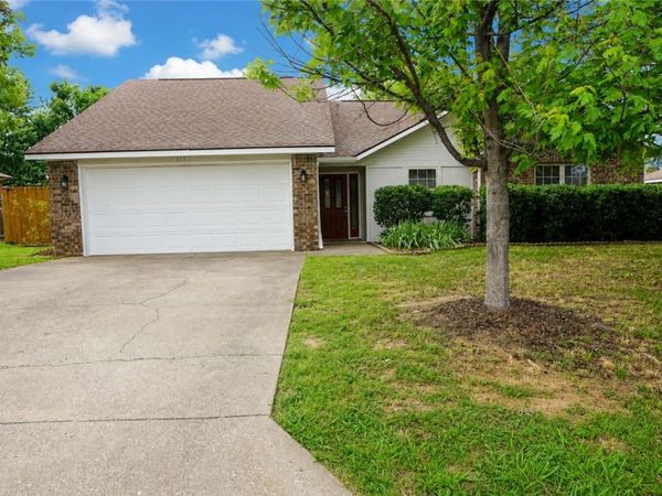 1403 SE 21st Street, Bentonville, AR 72712
