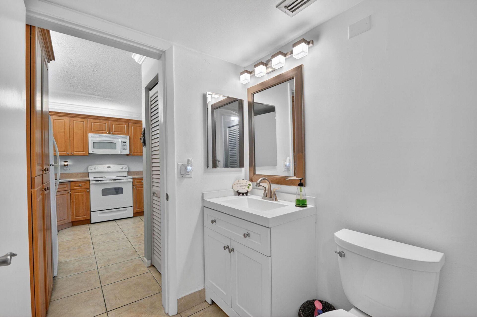 1108 Green Pine Boulevard, Unit E1, West Palm Beach, FL 33409 Photo