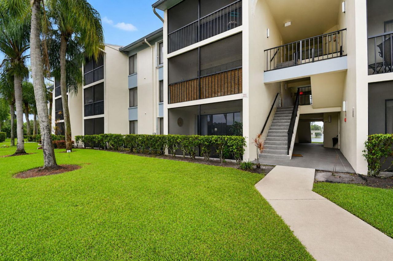 1108 Green Pine Boulevard, Unit E1, West Palm Beach, FL 33409 Photo