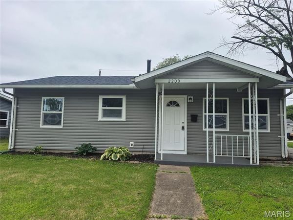2200 Glen Drive , Granite City, IL 62040
