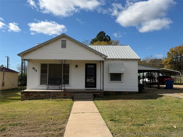 611 SW 9th , Wilburton, OK 74578