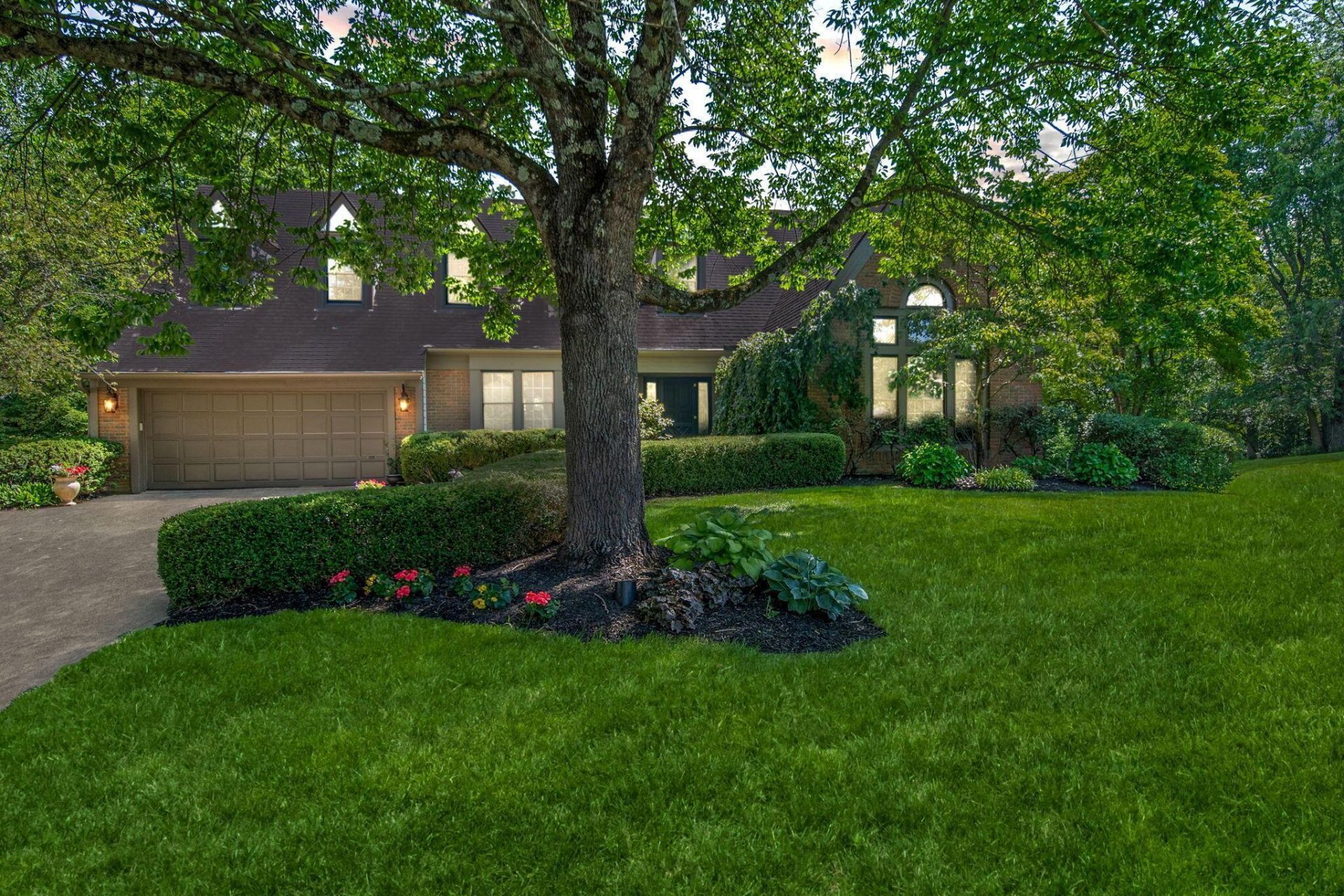 5049 Glenaire Drive , Dublin, OH 43017 Main Photo