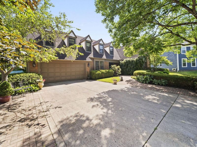5049 Glenaire Drive, Dublin, OH 43017 Photo 2