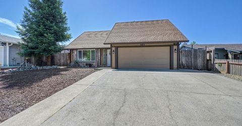 5673 Mesa Verde Cir, Rocklin, CA 95677 Photo