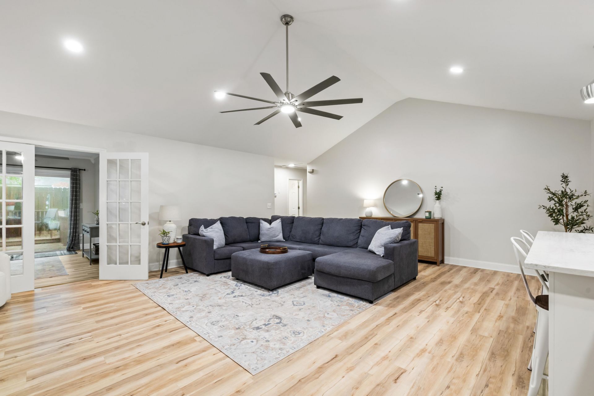 349 Culver Avenue Photo 6