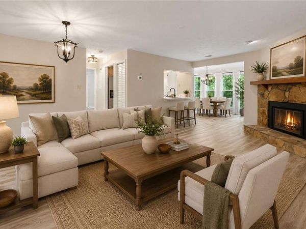 2214 Lake Pointe Circle , Roswell, GA 30075