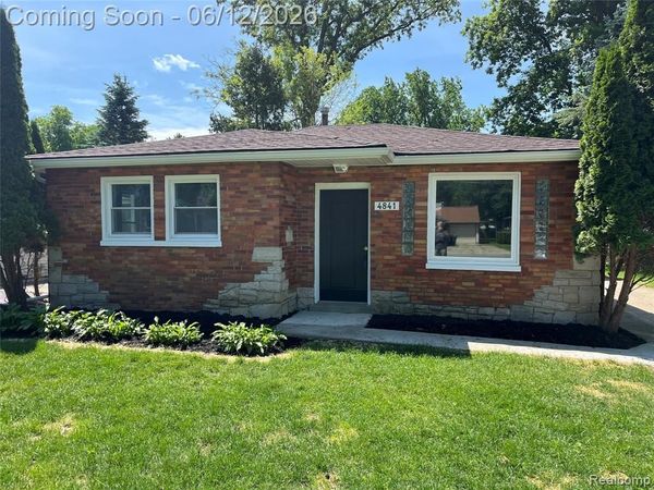 4841 Fenmore Avenue , Waterford Twp, MI 48328