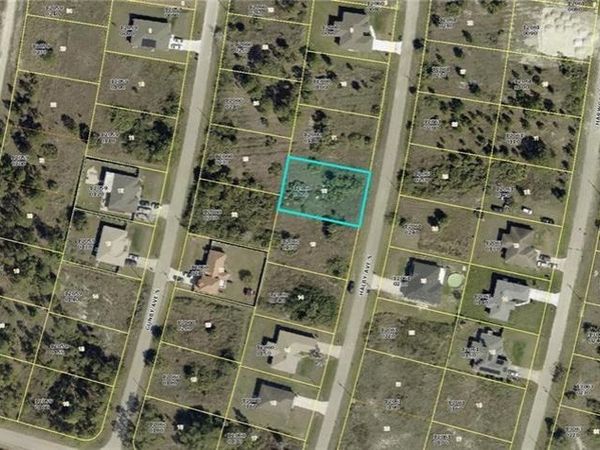 1060 HALBY AVENUE S, LEHIGH ACRES, FL 33974
