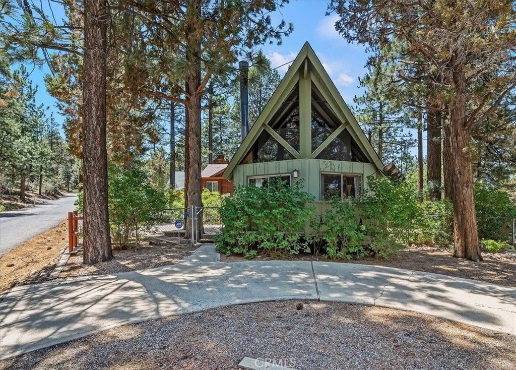 424 Garrick, Big Bear City, CA 92314 Main Photo