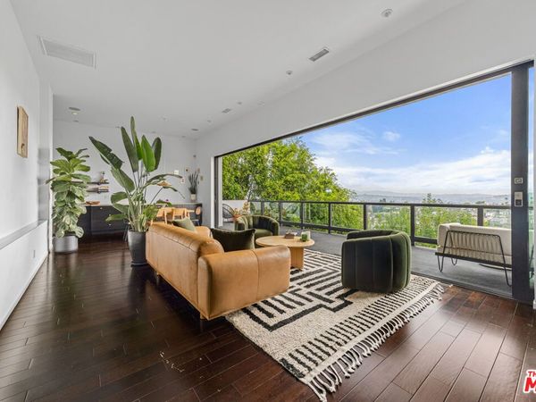 2300 Ronda Vista Drive, Los Angeles, CA 90027