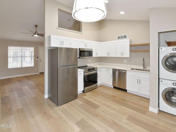 8907 W MANZANITA Drive, Peoria, AZ 85345