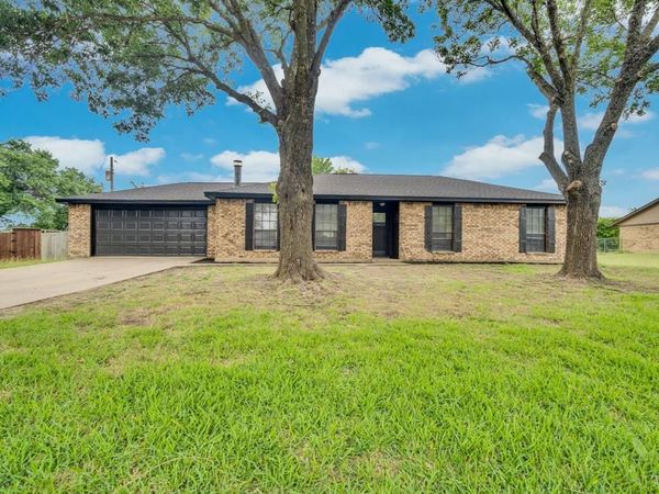 114 Becky Lane , Waxahachie, TX 75165