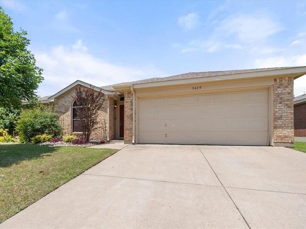 3429 Newgate Street , Midlothian, TX 76065