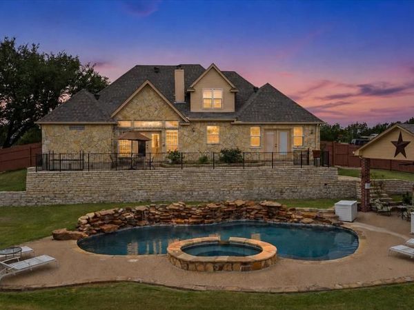 1704 Texas Drive, Glen Rose, TX 76043