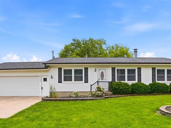 23186 207th Ave, Sigourney, IA 52591