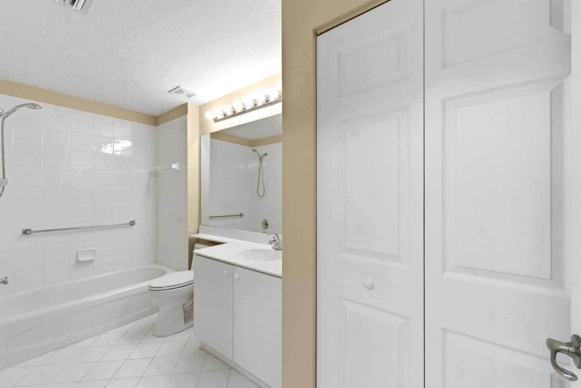 7765 Yardley Drive, Unit 107, Tamarac, FL 33321 Photo