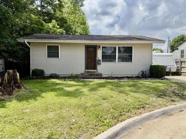 422 Ruth Place , Clinton, IA 52732