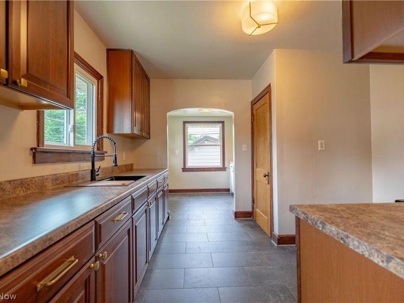 2245 Shunk Avenue , Alliance, OH 44601 Photo 10
