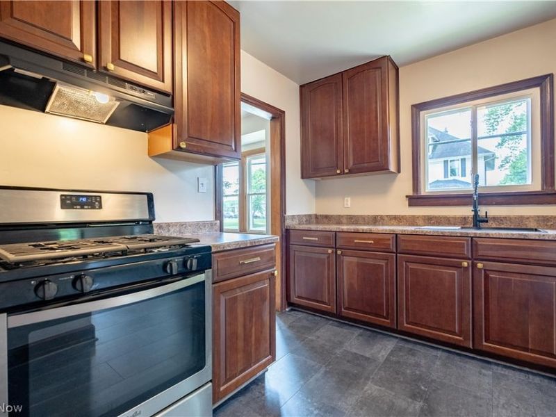 2245 Shunk Avenue , Alliance, OH 44601 Photo 8