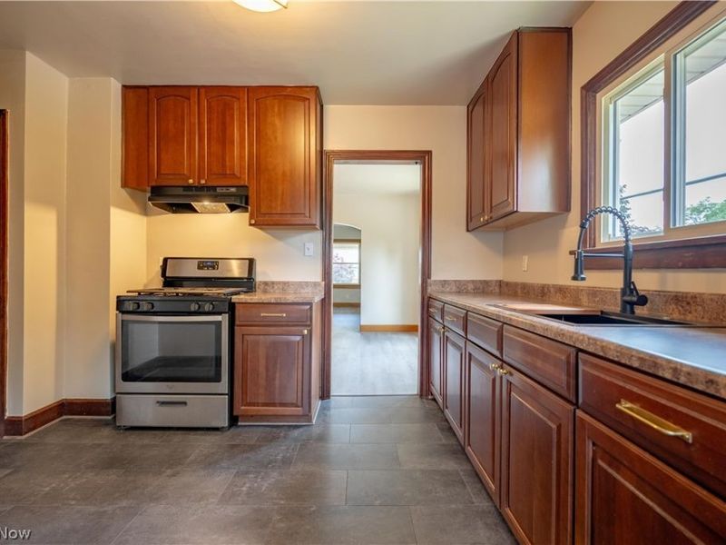 2245 Shunk Avenue , Alliance, OH 44601 Photo 9