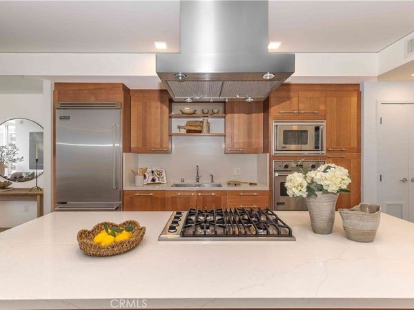 9 MacArthur Place, Unit 404, Santa Ana, CA 92707