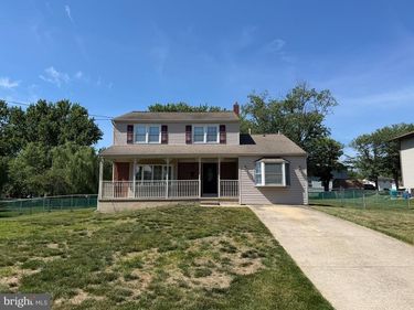 102 CAMBRIDGE DRIVE, CINNAMINSON, NJ 08077