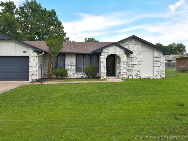 401 N Fir Place , Broken Arrow, OK 74012