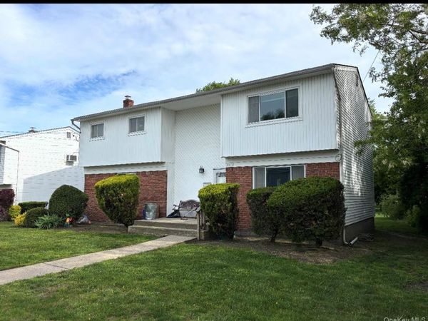 3540 Bayview Street , Seaford, NY 11783