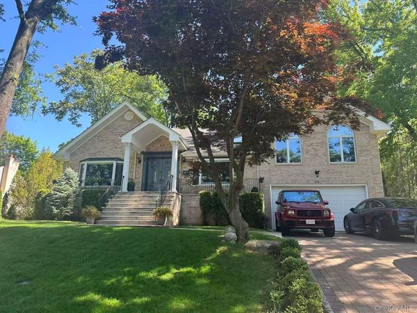 44 Old Field Lane , Great Neck, NY 11020
