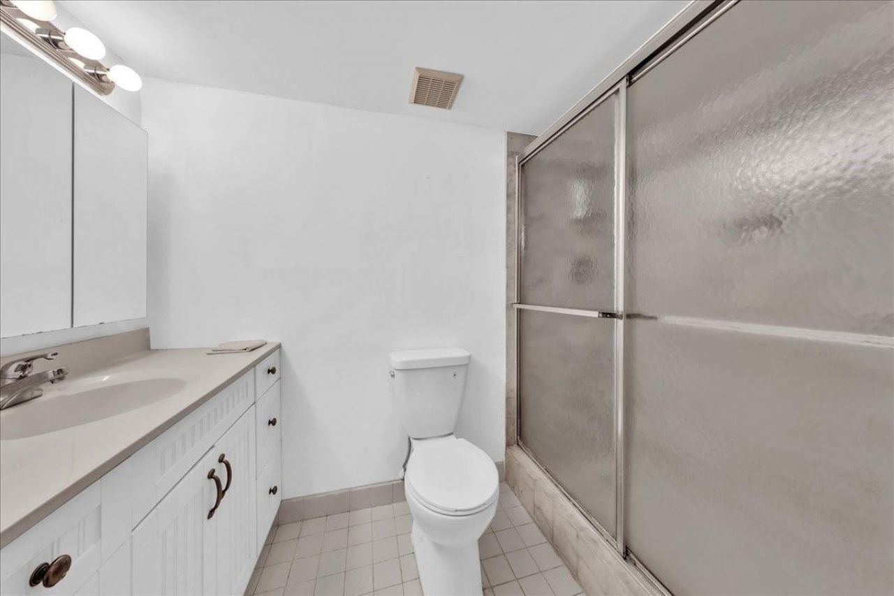 3909 N Ocean Boulevard, Unit 113, Fort Lauderdale, FL 33308 Photo