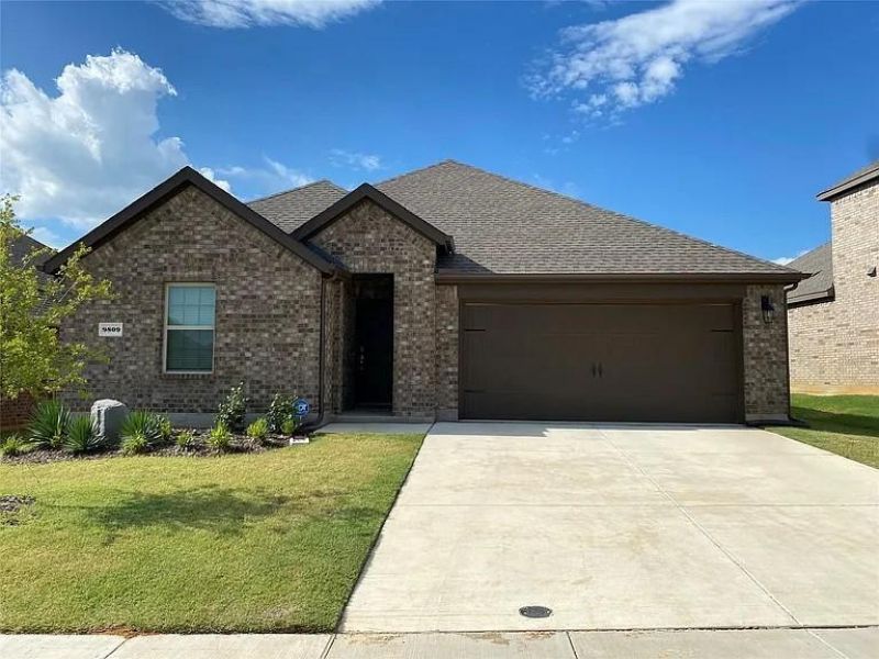 9809 Autumn Leaves Lane, Aubrey, TX 76227 Main Photo
